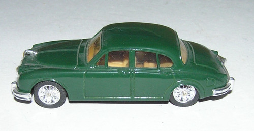 Corgi diecast jaguar - diecast, ll