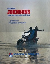 SUZUKI RV 125 - ORIGINAL  1977 ADVERT FEATURING A RED RV125 IN BEACH SCENE