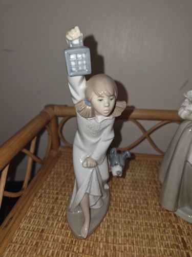Llandro figurine who - figurine, there"