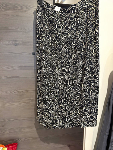 Next size midi - next, black
