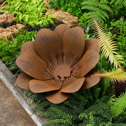 Rusty rusted metal garden art - rusted,