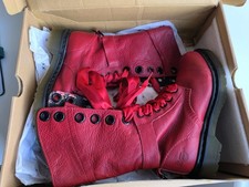 Dr Martens triumph red