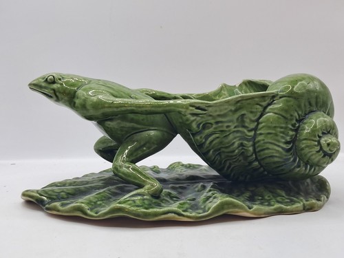 Unusual grotesque watcombe - grotesque,