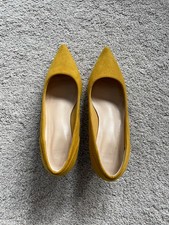M&S mustard colour/faux suede court shoes/size 4.5