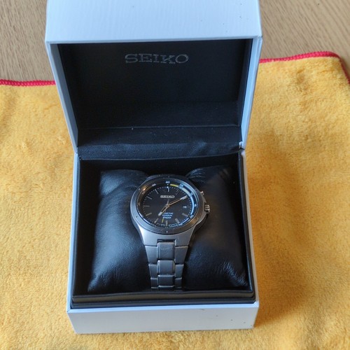 Seiko kenetic titanium - seiko,