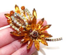 ViINTAGE JULIANA D&E BROOCH AMBER GLASS NAVETTE & AB STONES UNSIGNED
