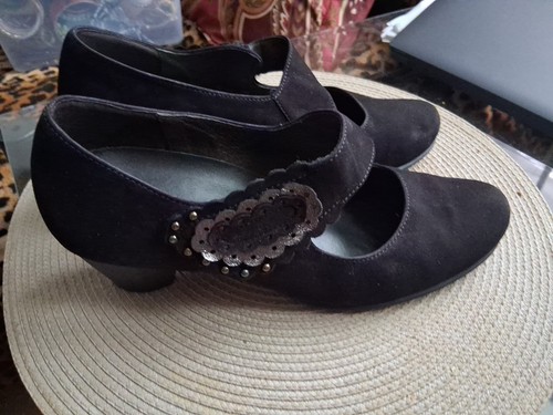 Beautiful suede leather black