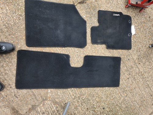Toyota yaris floor mats - toyota,