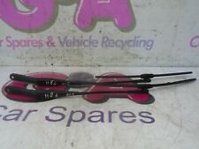 06 VAUXHALL ASTRA H 3 DR SXI PAIR OF FRONT WINDSCREEN WIPER ARMS 04-09