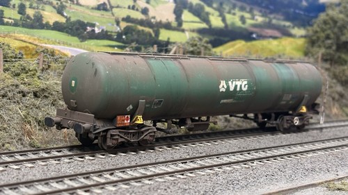 Revolution trains 100t tea - trains,