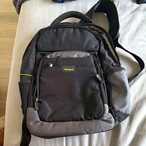Used once targus safeport - used,