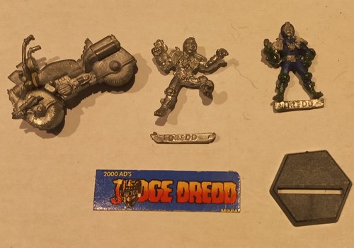 Judge dredd and lawmaster - judge, bike