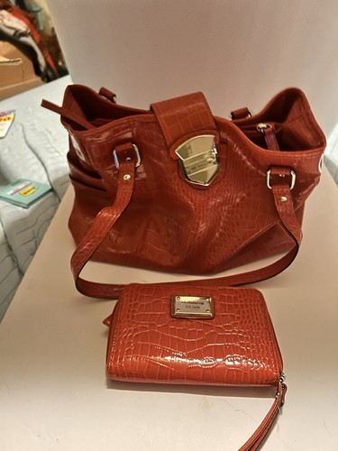 Liz claiborne handbag wallet - liz,