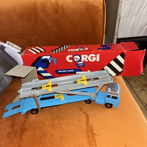 Corgi volvo car transporter - corgi,
