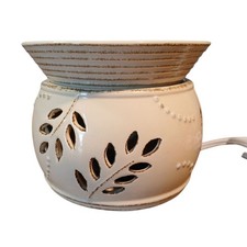 Yankee Candle Two Piece Electric Tart Melt Wax Warmer Beige Leaf & Berry Design