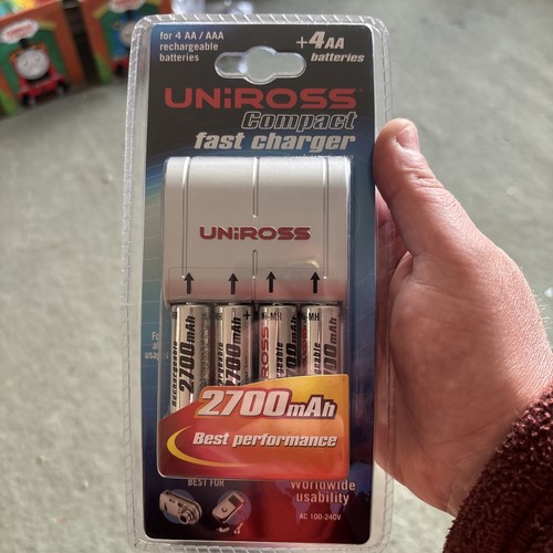 Uniross compact fast charger - uniross,