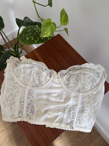 Vintage white lace balconette - white,