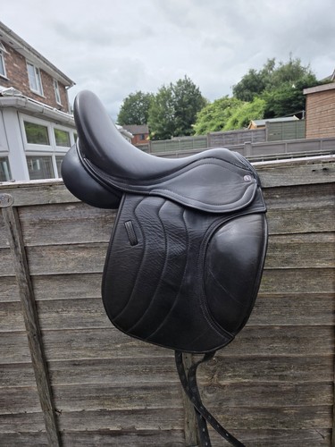Ava dressage saddle - ava,