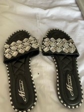 A Pretty Pair Of Slider Style Shoes, Ideal For Summer Holidays Size 4