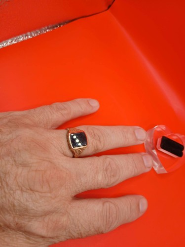 Carat gold gents onyx ring - carat,
