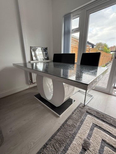 Dining table set with - table,