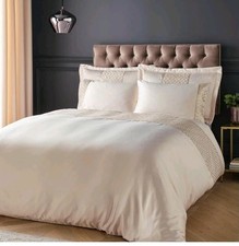 Catherine  lansfield Deco