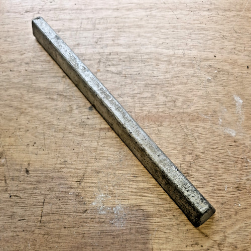 Vintage lead body - vintage, bar