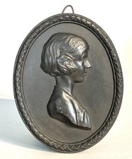 WEDGWOOD BERT BENTLEY / HARRY BARNARD BASALT PORTAIT MEDALLION VIRGINIA GILLIAT