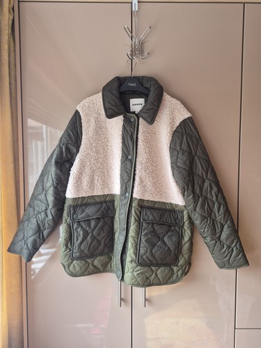 Boden khaki quilted chester