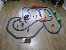 tomica tomy trackmaster thomas the tank engine train set and battery thomas