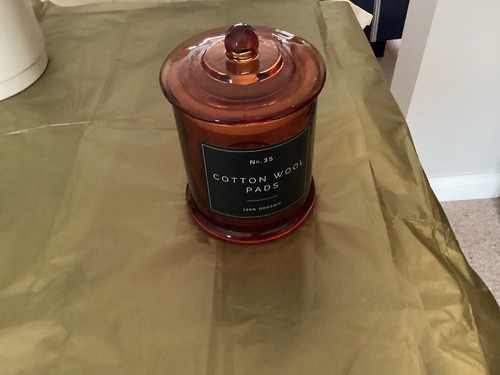 Amber glass jar very good - in,