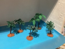 Five Model Palm Trees Suit