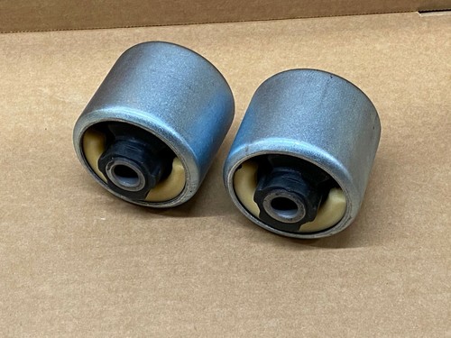 Pair rear axle mounting - of,