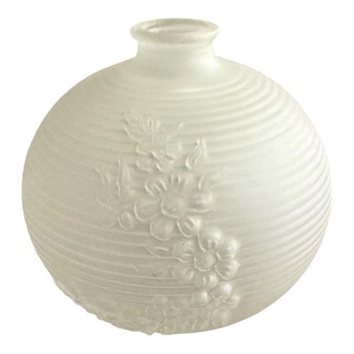 Avon bud vase frosted white - avon,