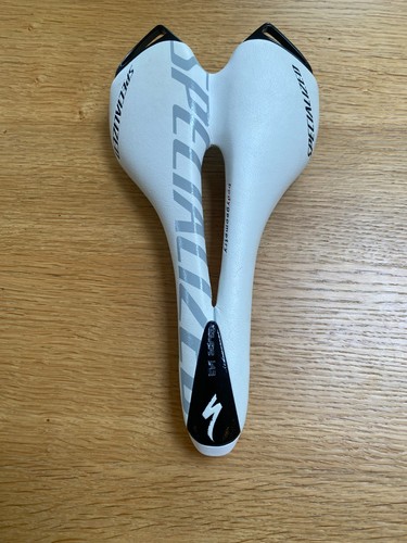 White specialized toupe - white,