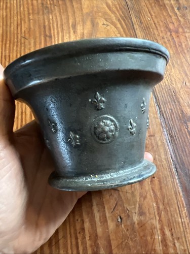 Bronze mortar apothecary - bronze,