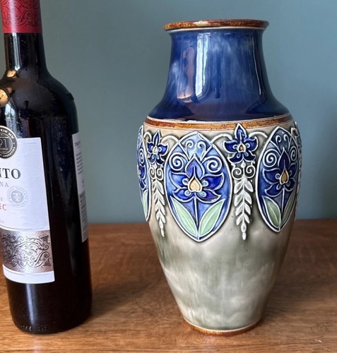 Royal doulton stoneware vase - royal,