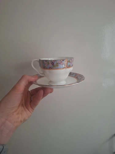 Aynsley tea cup and saucer