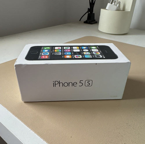 Apple iphone 16gb space - apple,