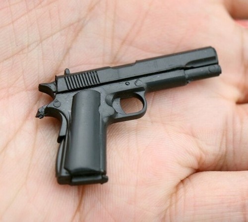 Scale pistols assault - scale, pistols/assault