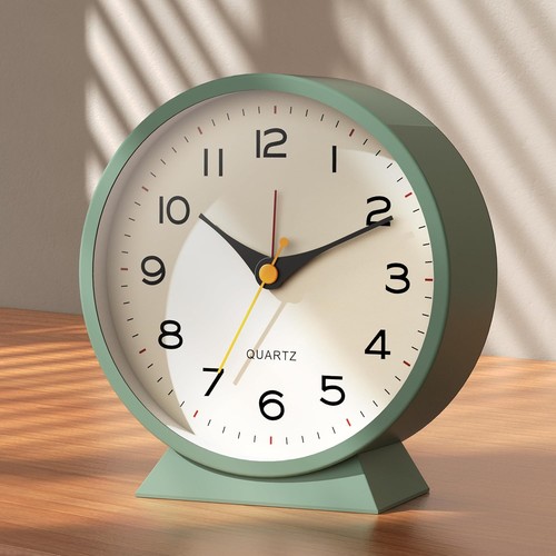 Analogue alarm clock - 4.5",