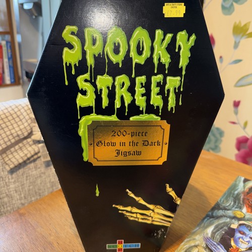 Spooky street glow - street,