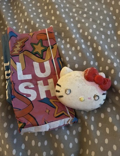 Lush hello kitty bath - , bomb