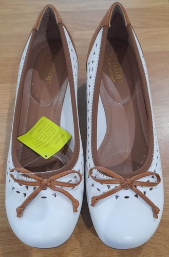 Lovely pair ladies hotter - lovely,