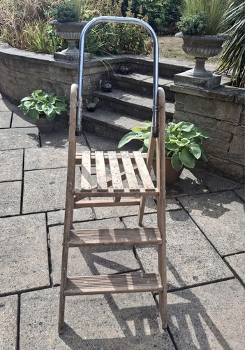 Vintage wooden step - vintage,