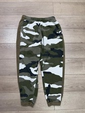 Nike Camo Print Joggers –