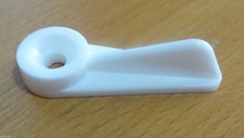 20 x WHITE PLASTIC DOOR CATCHES - CATCH FOR BIRD CAGE FRONT - Turners