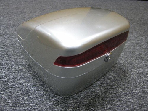 Rear small lockable box - small,