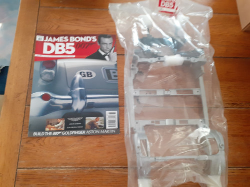 Eaglemoss james bond aston - james,
