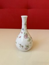 Wedgewood rosehip english bone - rosehip,